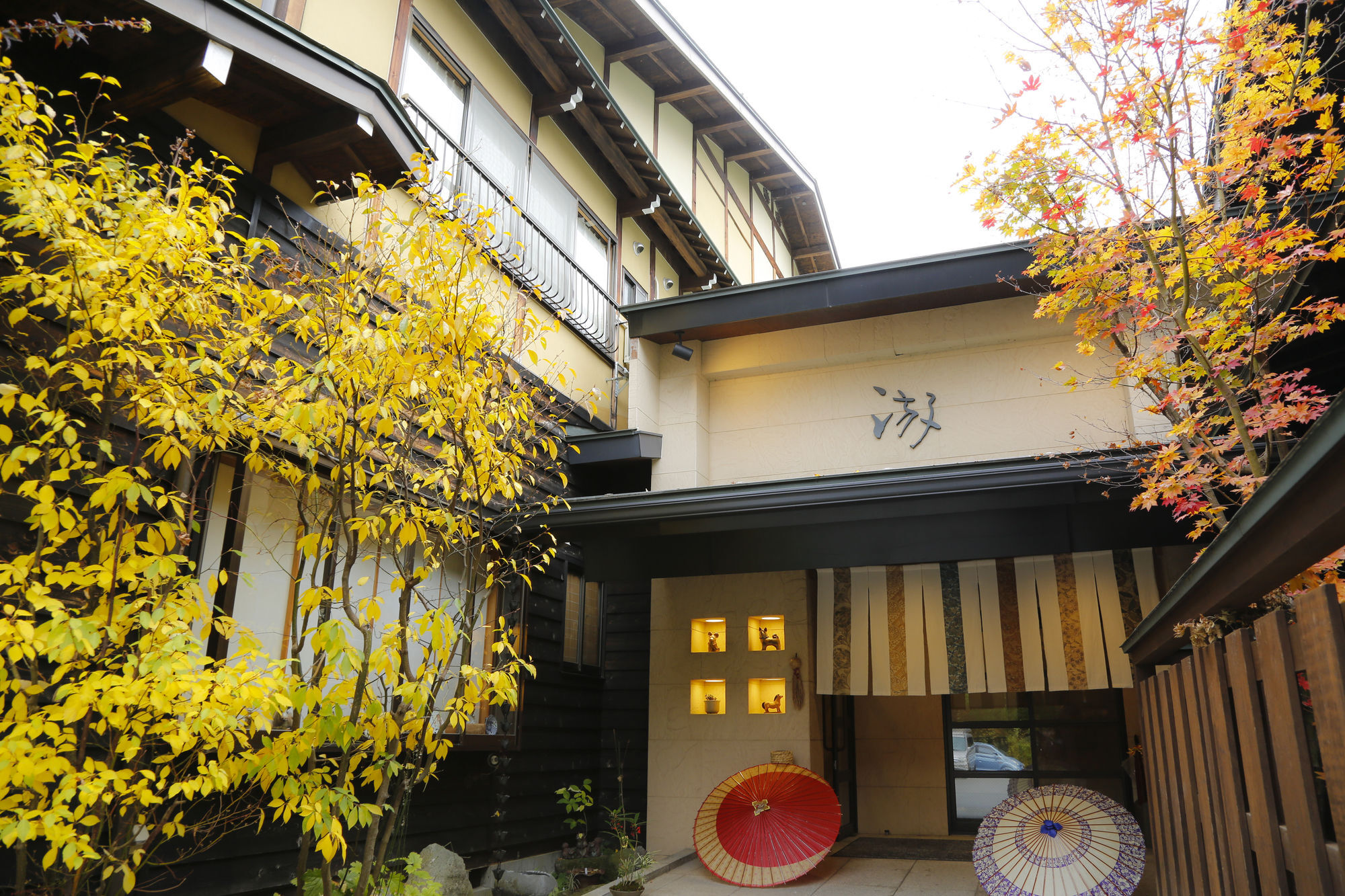 Ryokan Kutsuroginoya Yuu Такаяма Екстериор снимка