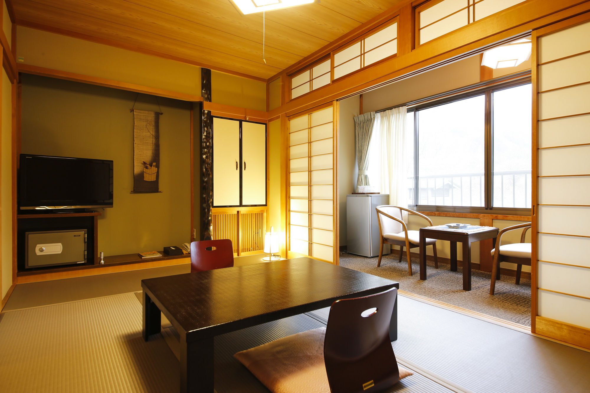 Ryokan Kutsuroginoya Yuu Такаяма Екстериор снимка