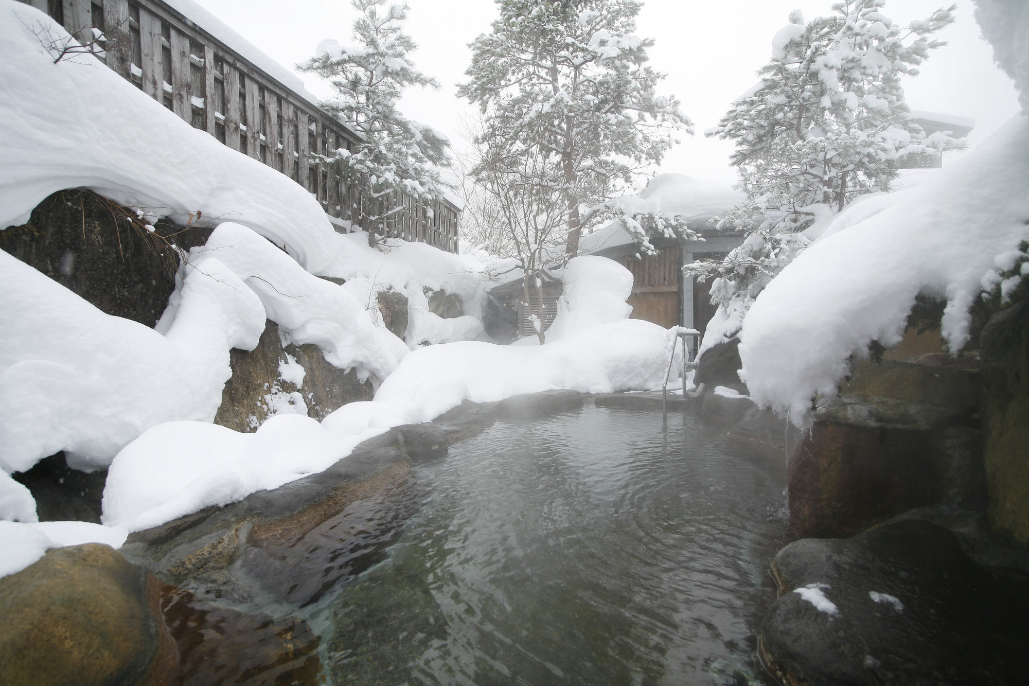 Ryokan Kutsuroginoya Yuu Такаяма Екстериор снимка