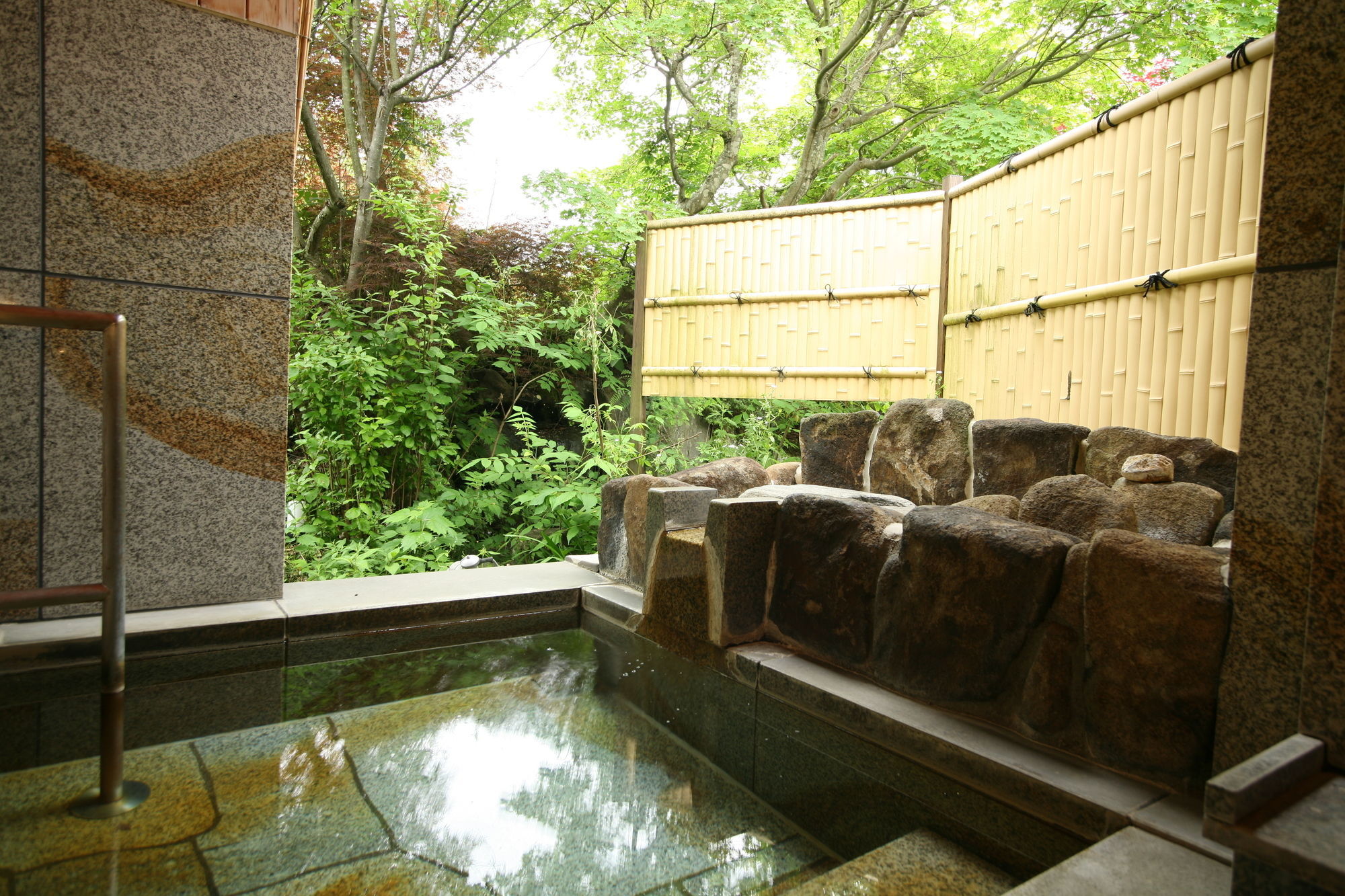 Ryokan Kutsuroginoya Yuu Такаяма Екстериор снимка