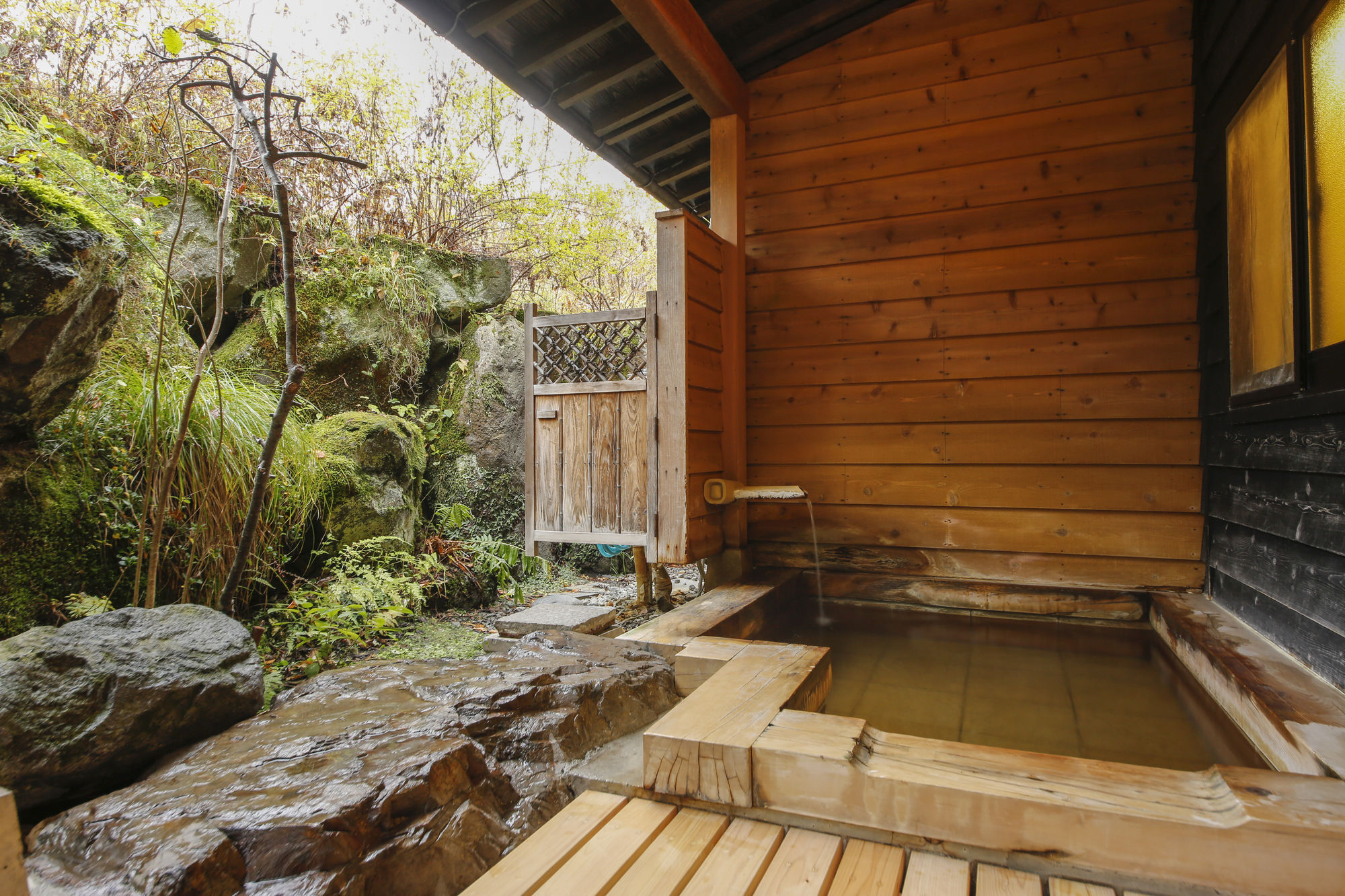 Ryokan Kutsuroginoya Yuu Такаяма Екстериор снимка